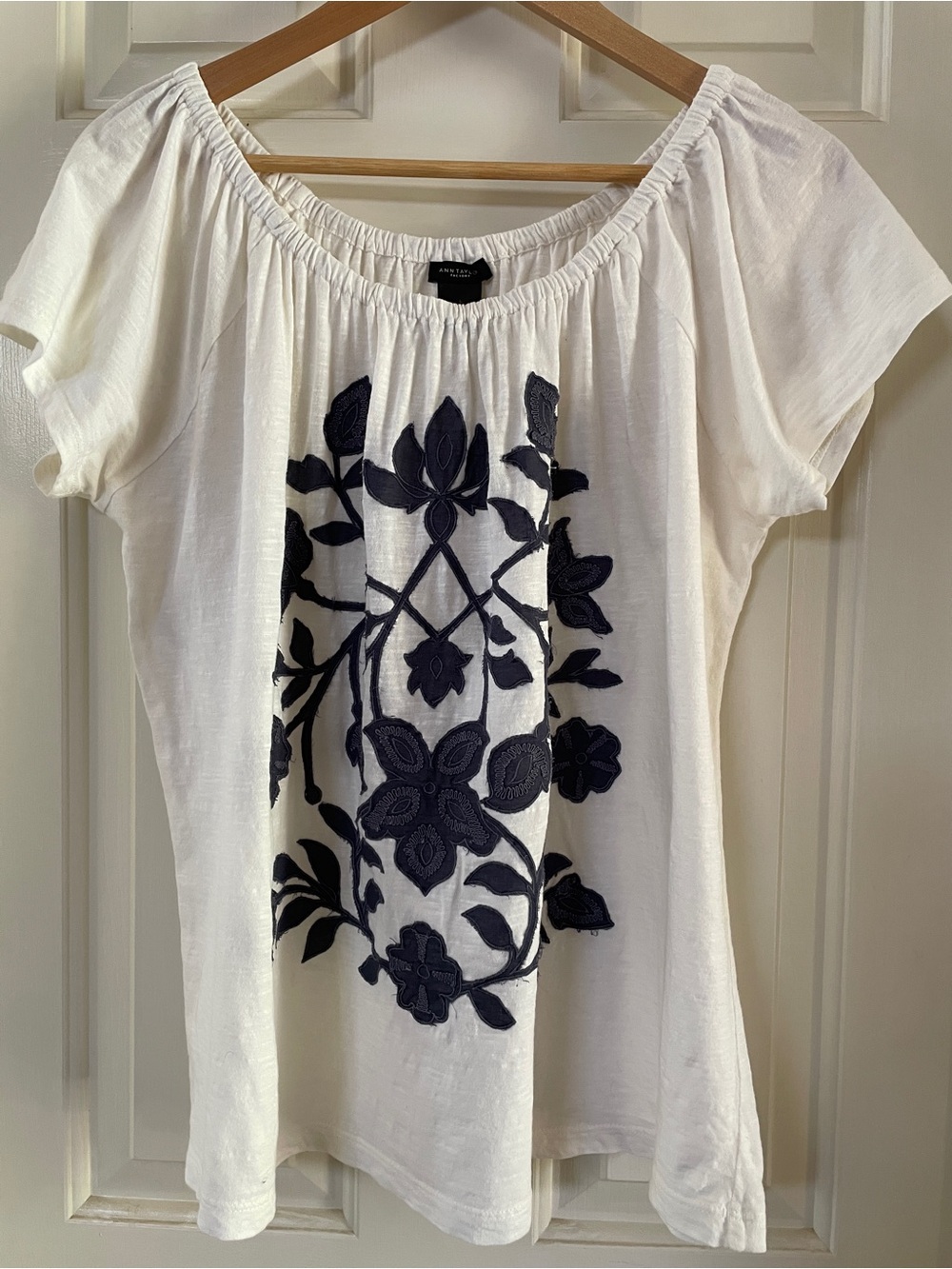 Ann Taylor Factory Embroidered Floral Boho Blouse 501 -430960.
